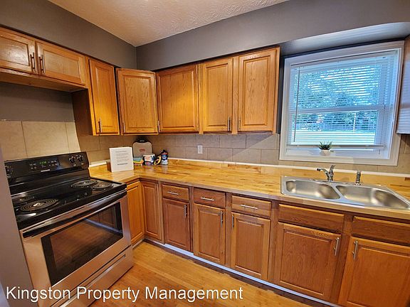 4th image of 185 Hedgewood Ct