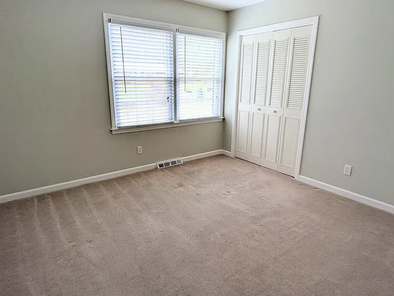 34 E Kenora Dr SW — Photo 23