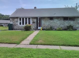2518 Woodlawn Dr, Bristol, PA