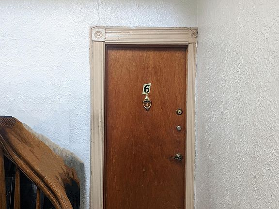 Entrance to Apt #6 on 3rd Floor