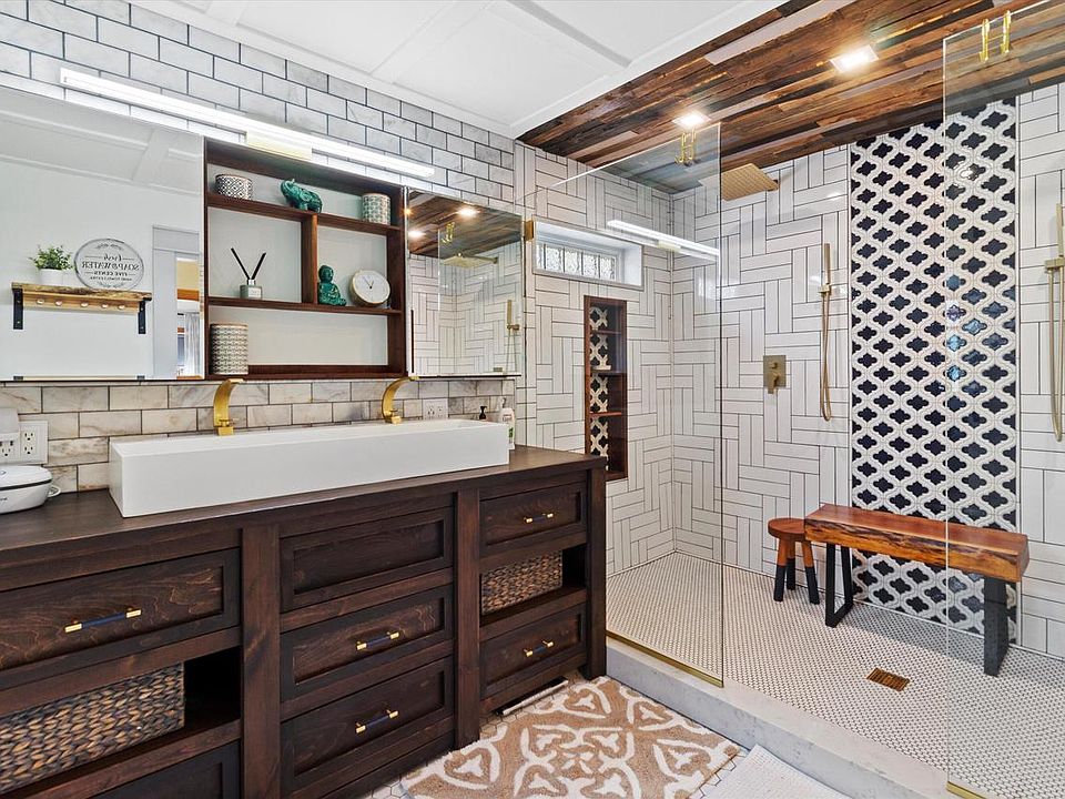 1st image of 1821 North Vel R Phillips AVENUE