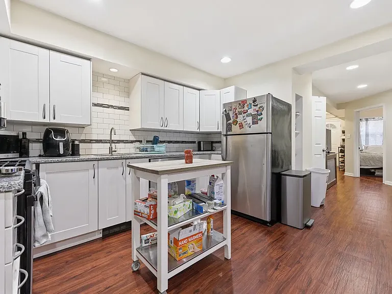 39 Waverly St #1 — Photo 2