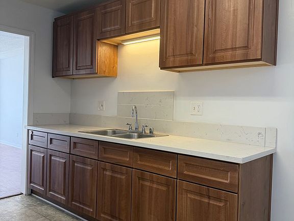 4th image of 444 Del Mar Ct #A