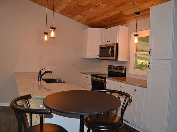 5th image of 8720 Lake Dr