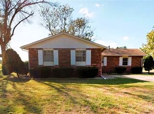 2923 Sherwood Dr, Decatur, IL 62521