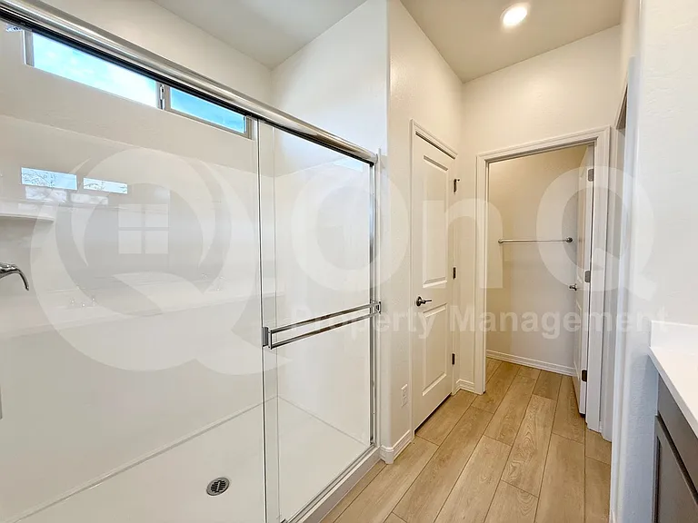 2980 E Augusta Ave — Photo 23