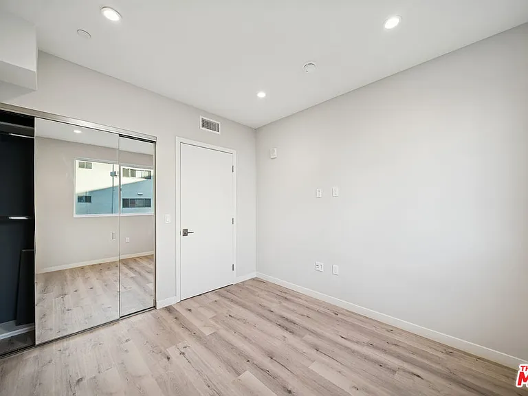 1051 S Corning St #501 — Photo 30