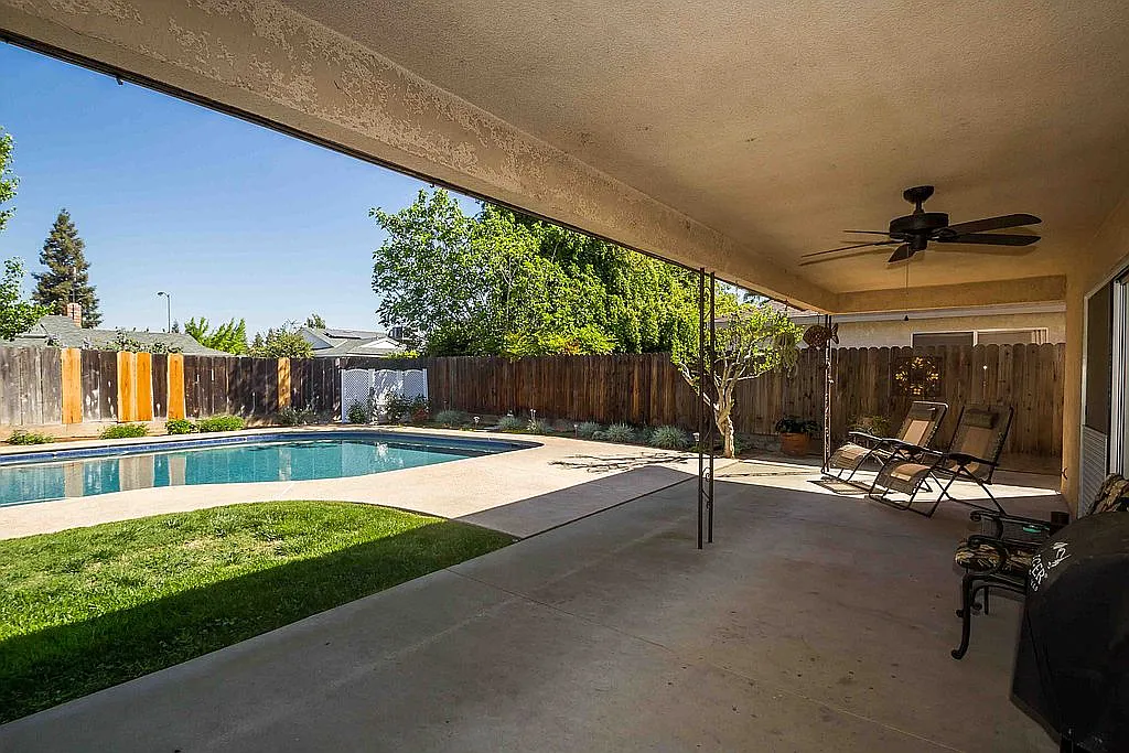 1440 W Spruce Ave photo 1