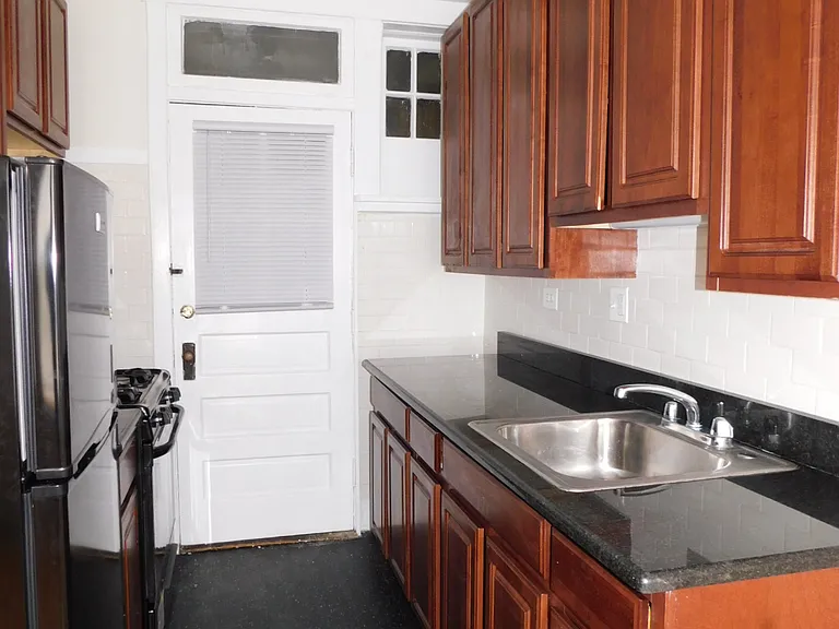 429 Linden Ave #D2 — Photo 7