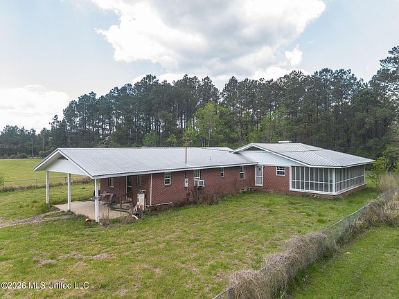 3rd image of 124 Turp Maples Rd