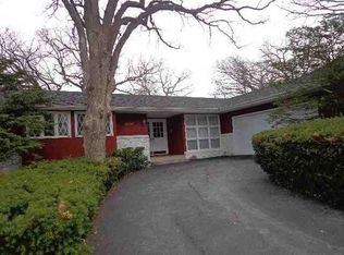 4320 Royal Oaks Dr, Davenport, IA