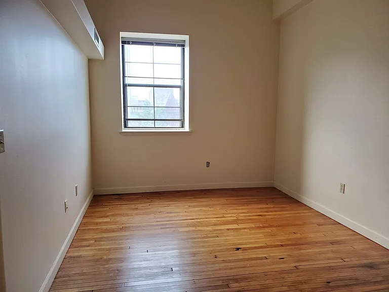 Charming Apartments in Prime Lancaster City Location - Walking distance of Central Market! — Photo 7