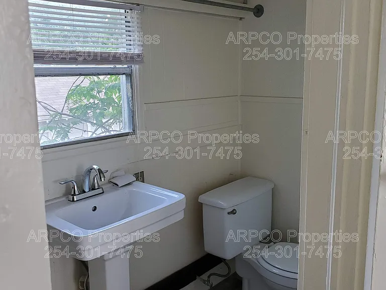 2603 N 21st St — Photo 8