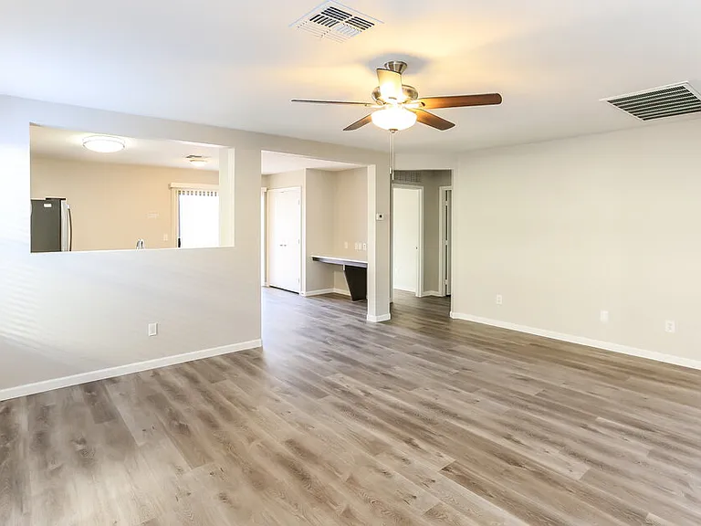 2519 W Romley Rd — Photo 4