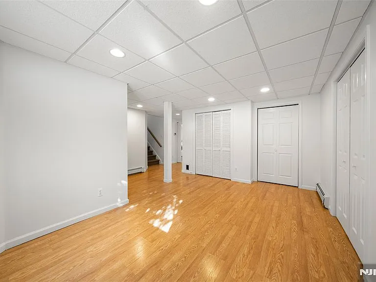 408 Dogwood Ct — Photo 40