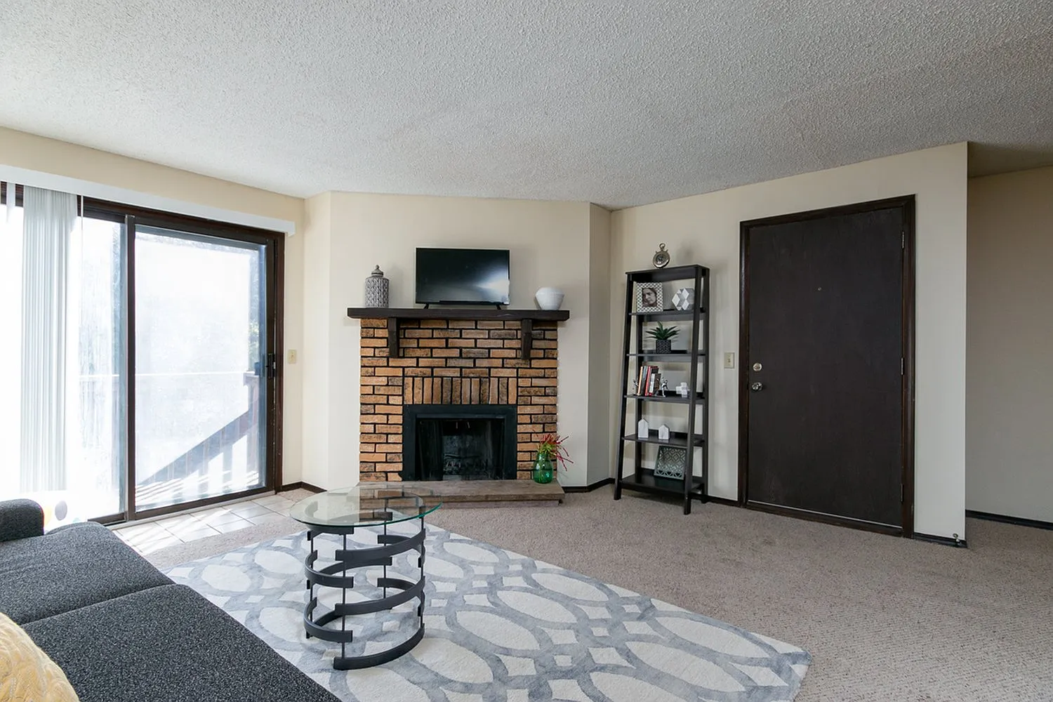 1524 McCain Lane — Photo 3