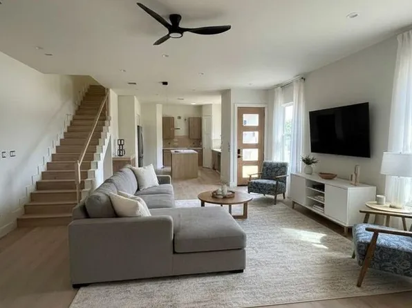 1228 Johnston St, Houston, TX 77022