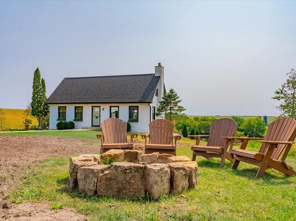 776 County Road J, Mineral Point, WI 53565