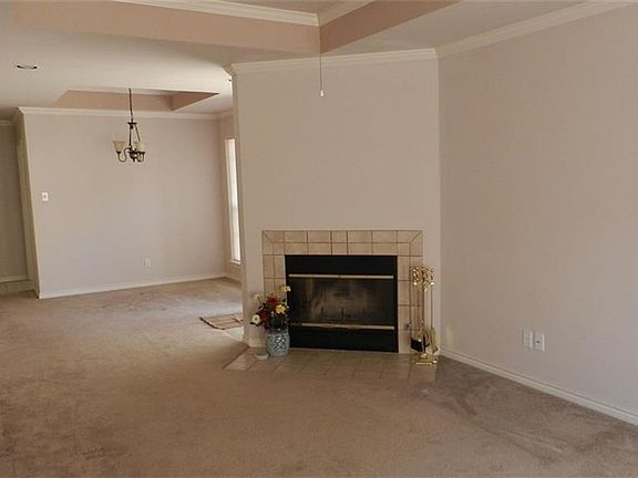 4th image of 2703 Woodhaven Ct