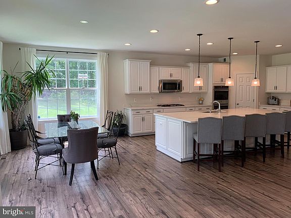 3rd image of 14906 Creek Point Ct