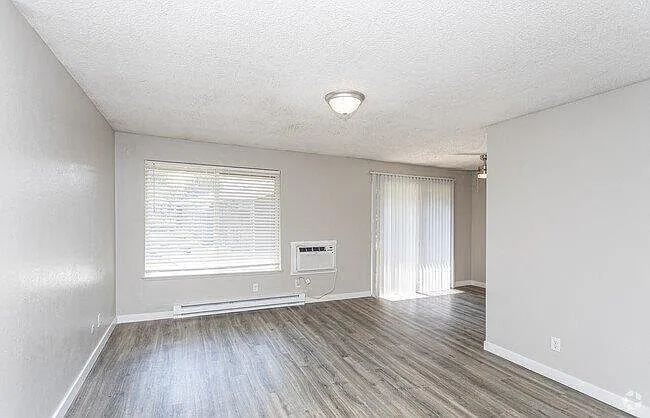 Central Pointe — Photo 2