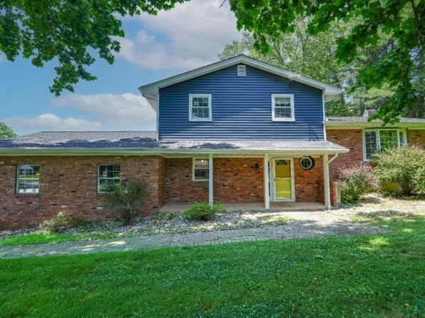 8 Deer Path, Holland Twp., NJ 08848