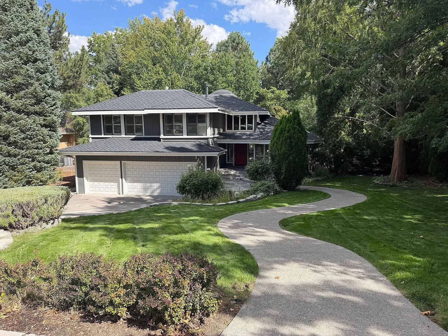 Gorgeous Lakeridge Shores Home Available Now — Photo 3