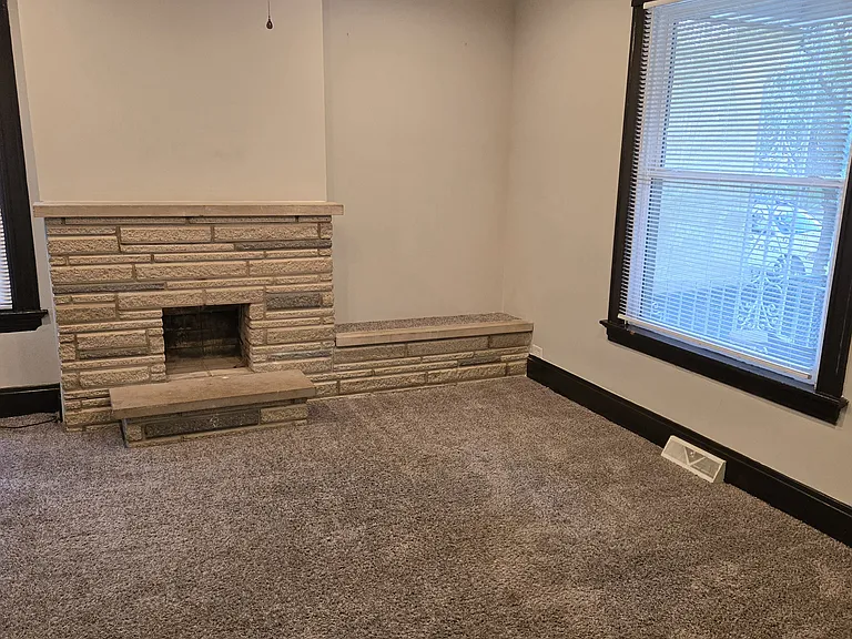 967 Kirbert Ave — Photo 5