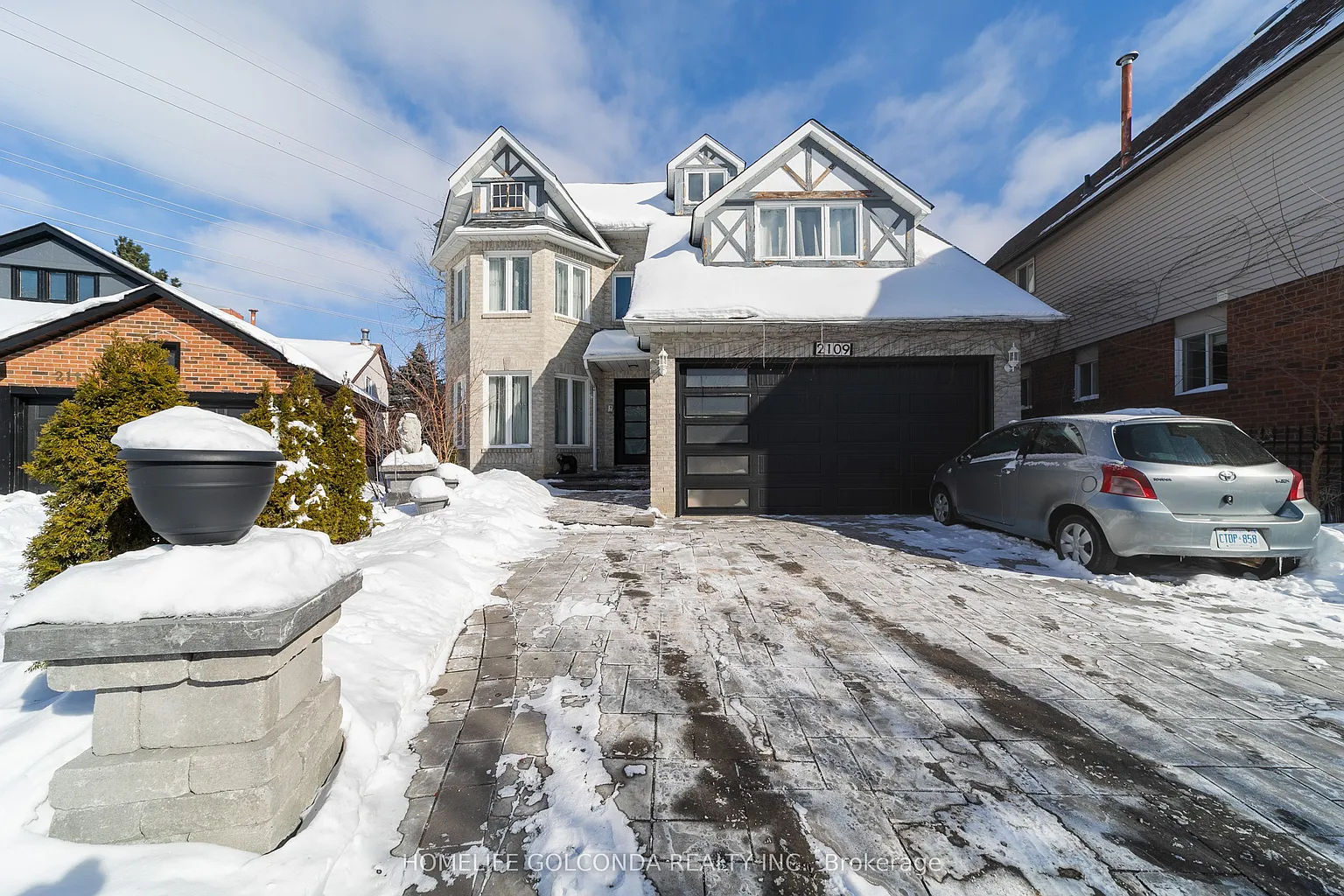 2109 Lynn Heights Dr photo 1