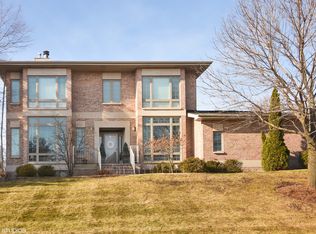 29 Squire Rd, Hawthorn Woods, IL 60047