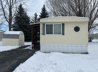 1010 Lancelot Ct, Pulaski, WI 54162