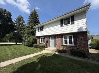 4934 N Mohawk Ave, Glendale, WI 53217