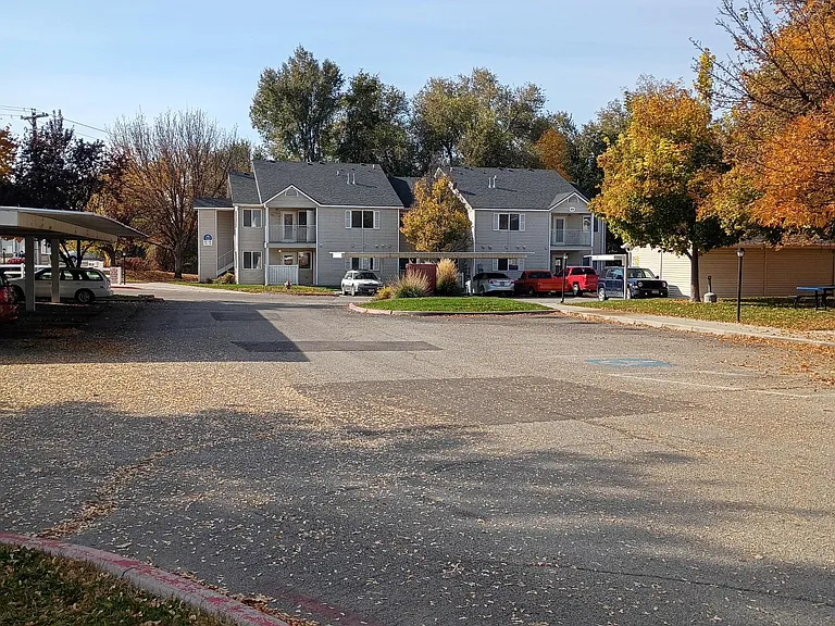 Mallard Cove Apartments — Photo 6