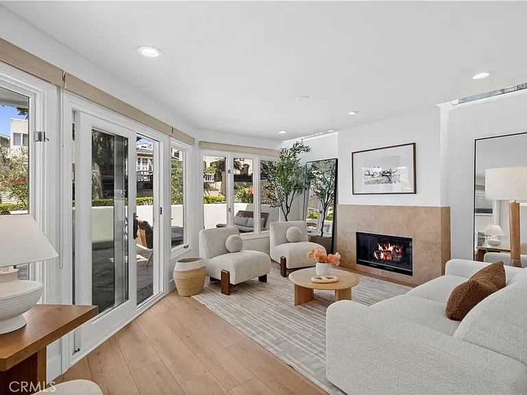708 Iris Ave #A — Photo 3