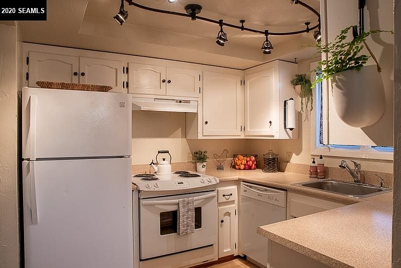 9184 James Blvd Juneau AK Zillow