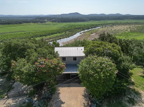 776 Grandview Circle, Bandera, TX 78003