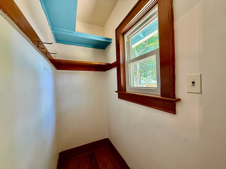 519 S Cedar St — Photo 18