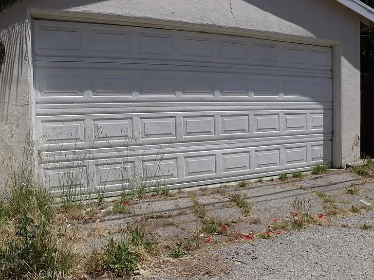 18616 Lassen St — Photo 35