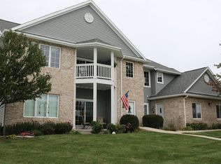 276 Louvain Ln, Belgium, WI 53004