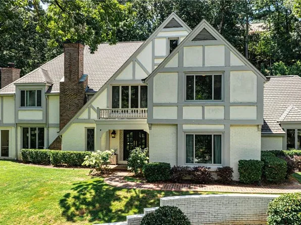 5755 Heards Forest Dr, Sandy Springs, GA 30328
