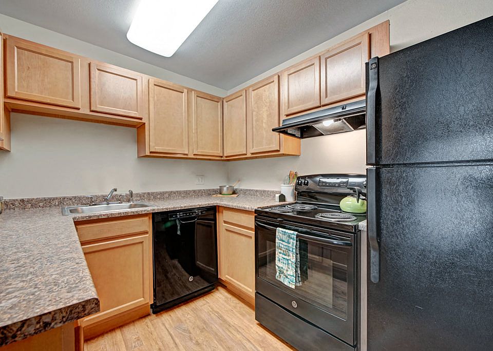 1st image of 2414 Tremont St #14