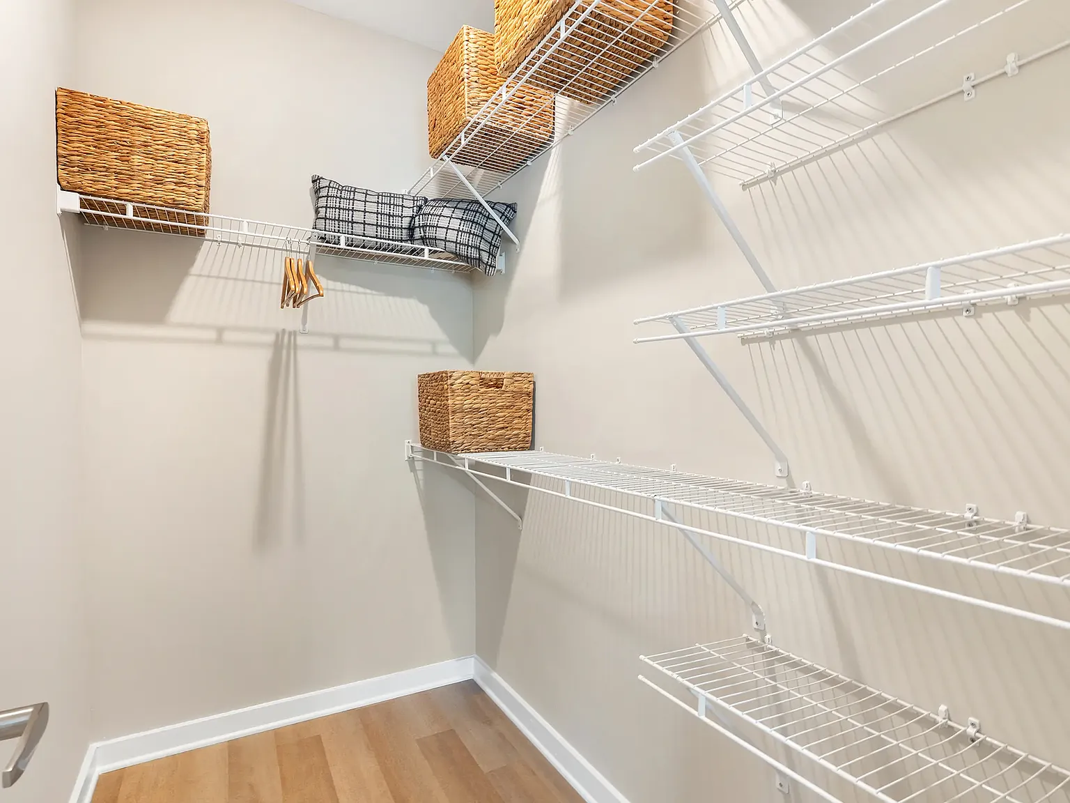 3 bed, 1282 sqft, $2,550 — Photo 3