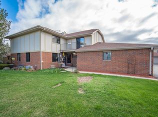 8150 S Legend Dr, Franklin, WI 53132