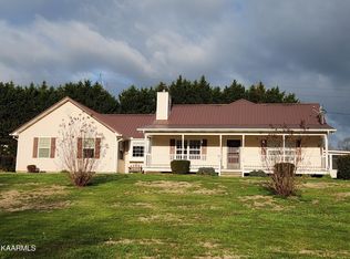 2935 Barkshed Rd, Maryville, TN 37803