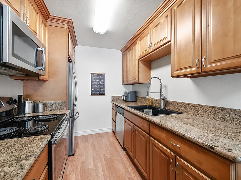 5460 White Oak Ave #B309 — Photo 19