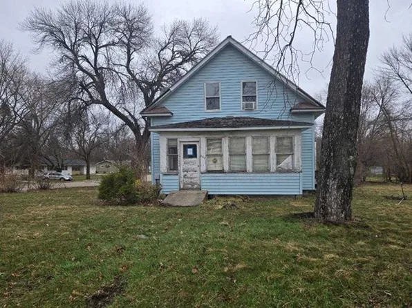 202 Elm Ave SE, Renville, MN 56284