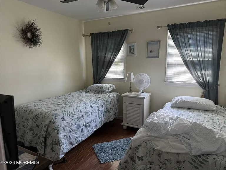 1835 Northwest Dr — Photo 7