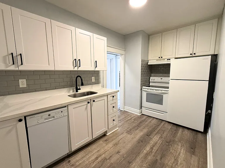 128 Carrick Ave — Photo 5