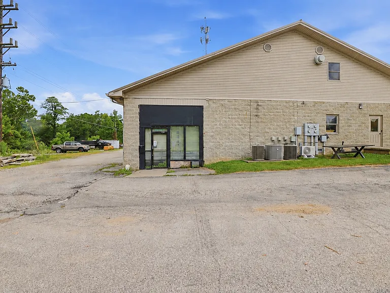 1285 S Jackson St — Photo 17