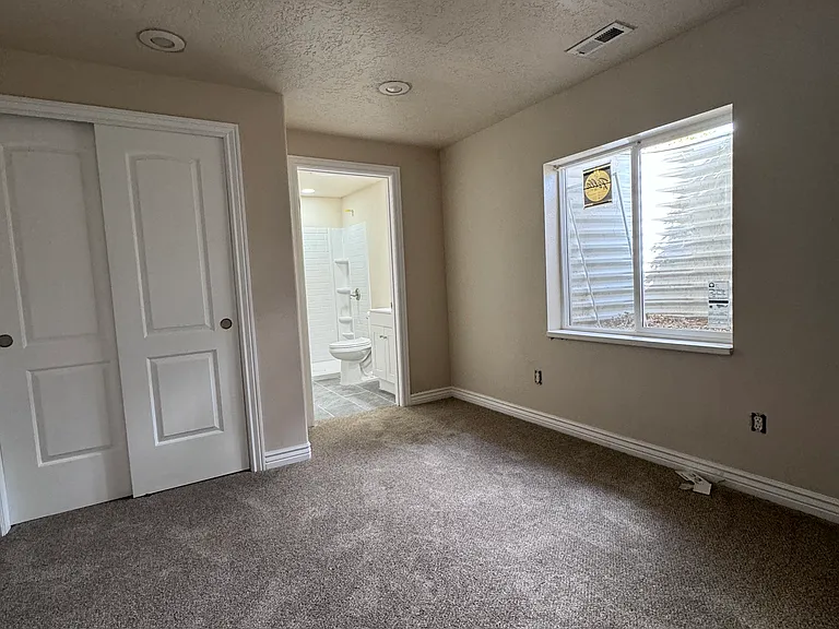 818 N Buffalo Dr — Photo 5